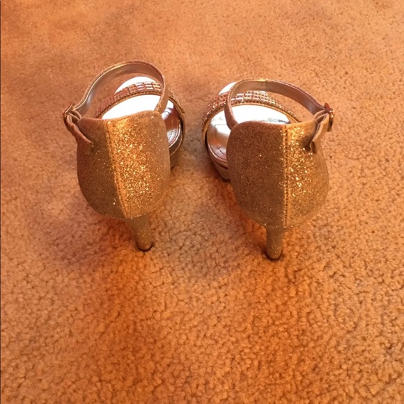 Heels - Picture 2 of 4